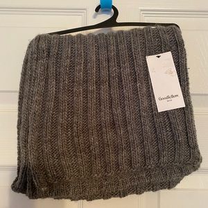 NWT Soft & Fluffy Gray Scarf